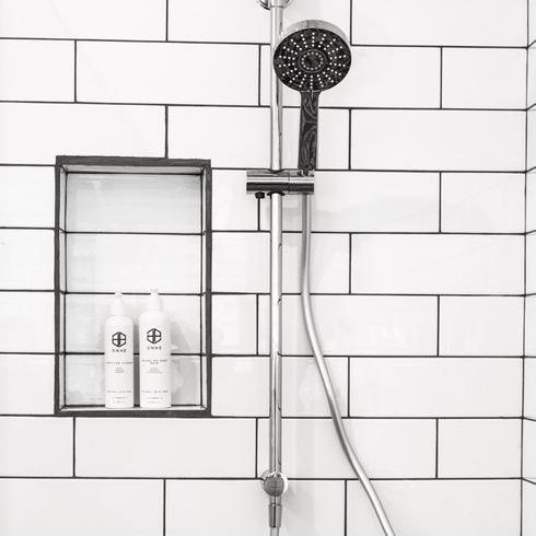 Clean shower - Habits-of-People-With-Super-Clean-Houses