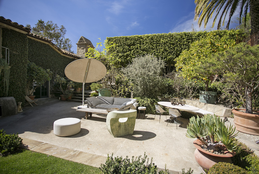 Ellen DeGeneres Selling $45M Estate - Interior Courtyard