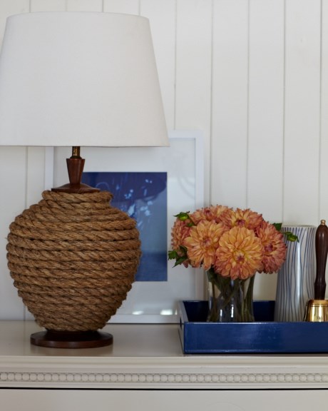 A DIY lamp with boating rope