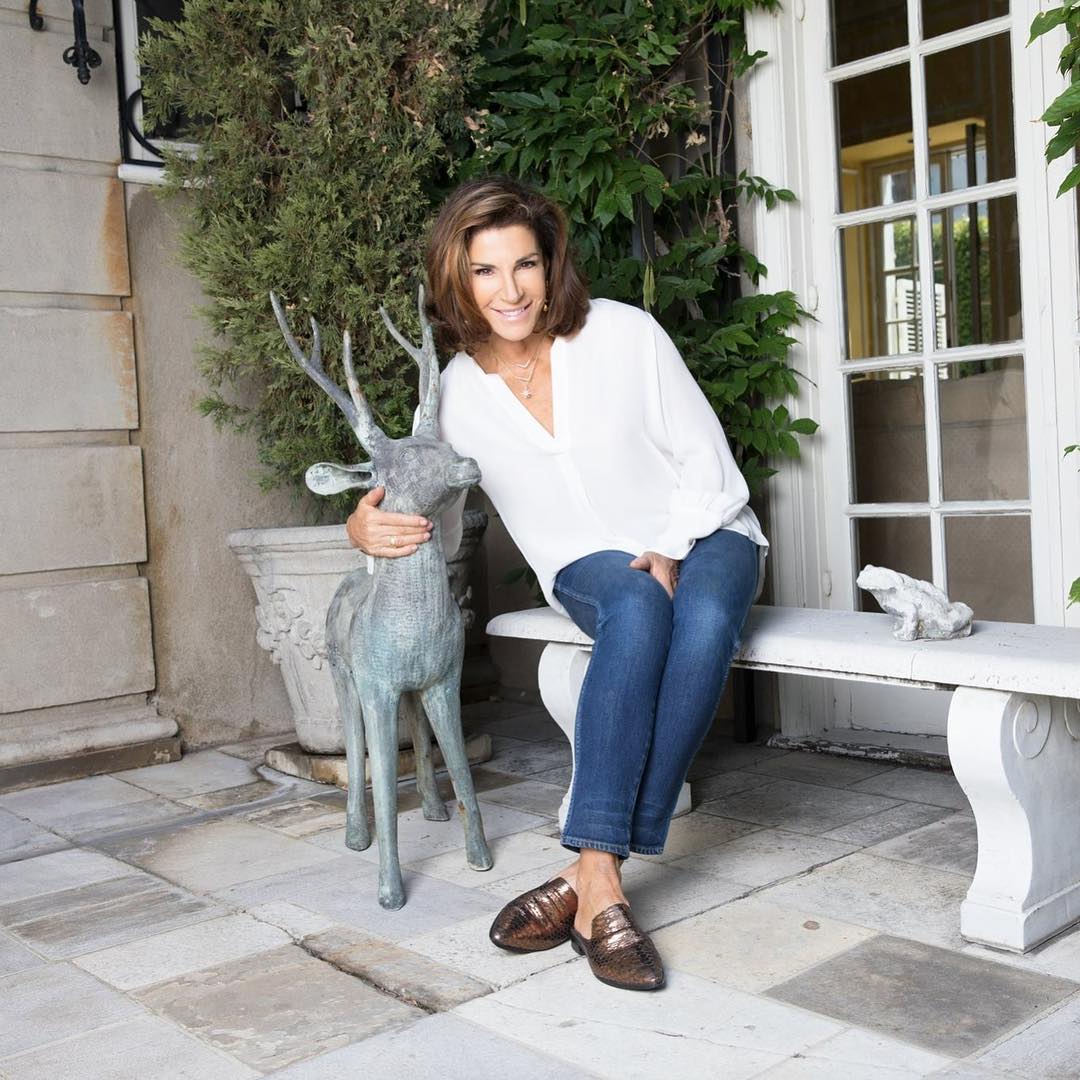 Hilary Farr resides in Toronto, ON, Canada