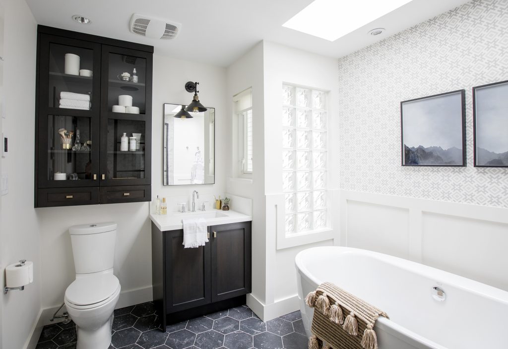 12 Expert Tips For Adding Value To An Extra Small Bathroom Canada - How Much To Put A Bathroom In House