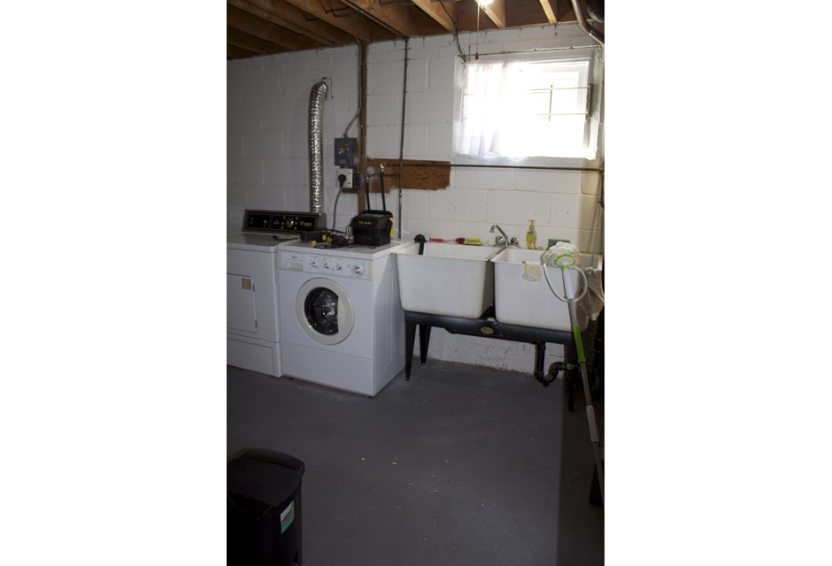 Old laundry room pre-renovation