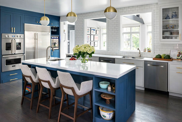 15 Gorgeous Dark Blue Kitchen Designs, White Kitchen With Dark Blue Island