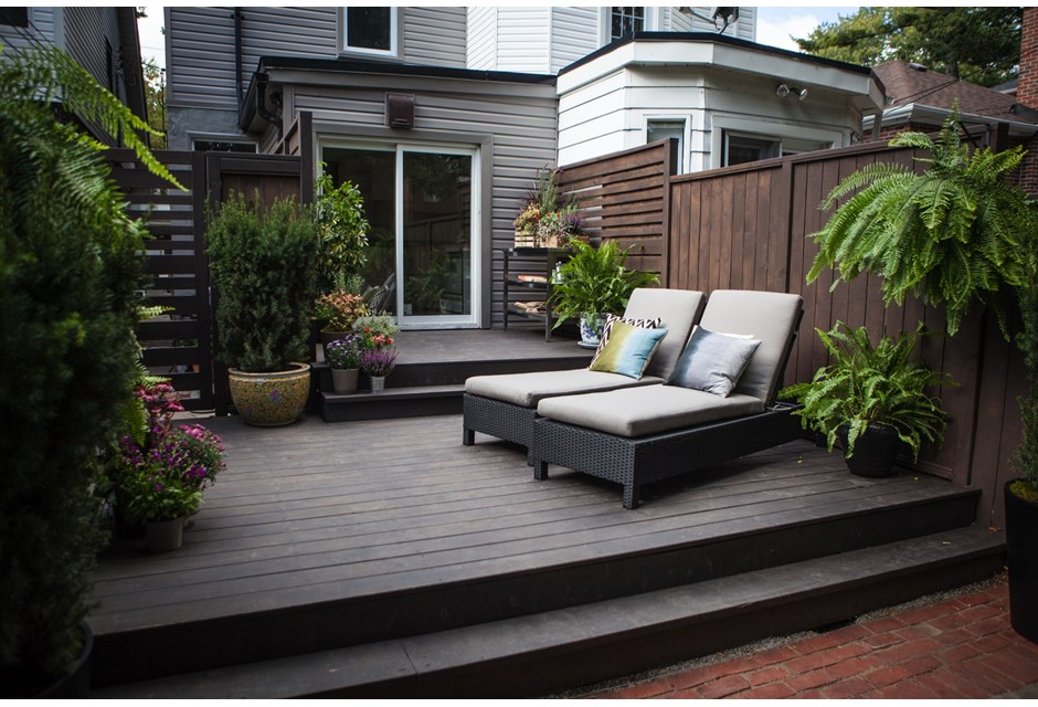 Comfortable backyard loungers on the deck
