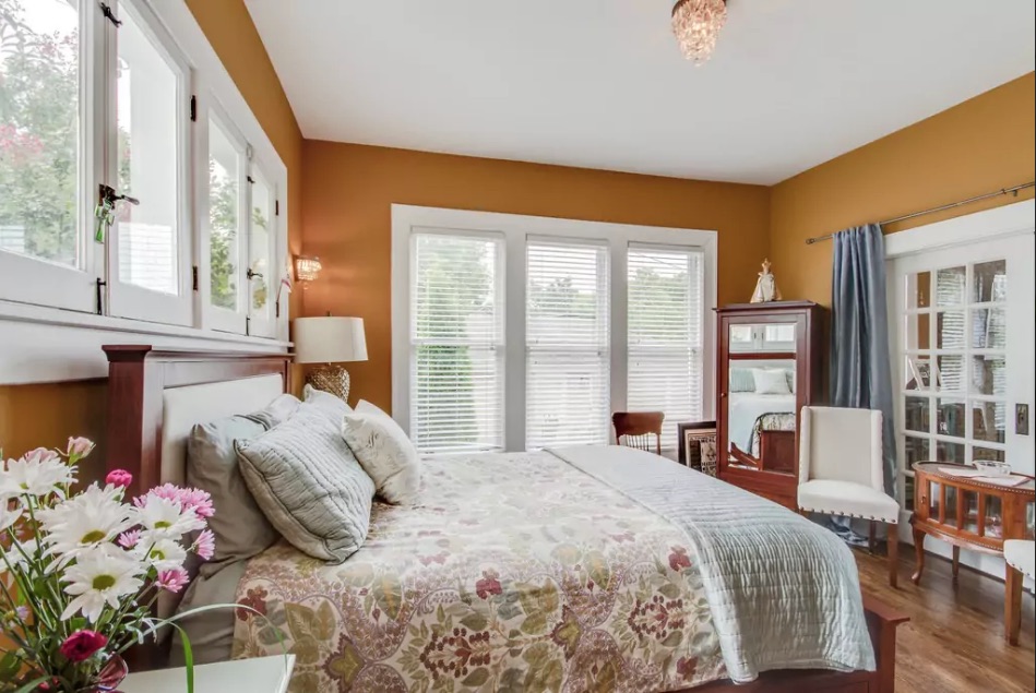 Bedroom of Nashville Airbnb rented by John Legend and Chrissy Teigen