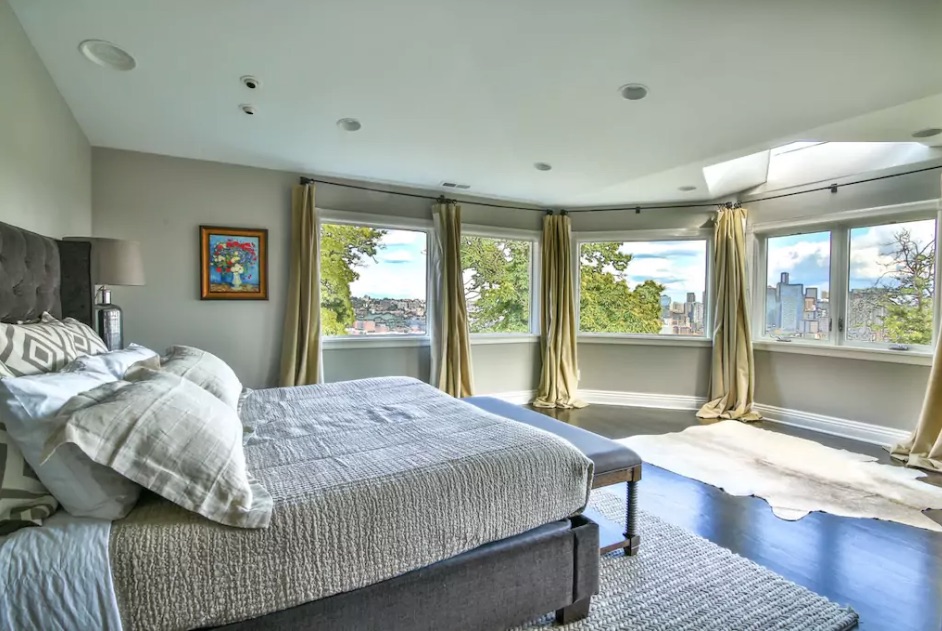 Bedroom of Seattle Airbnb rented by John Legend and Chrissy Teigen