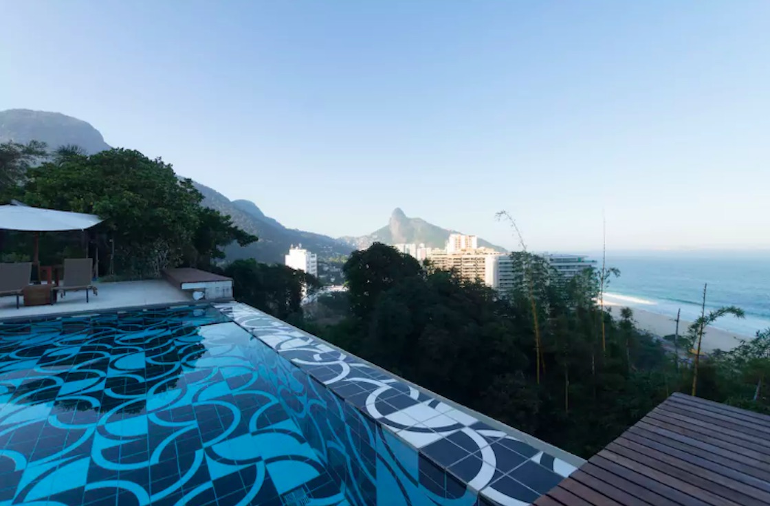 A panoramic view to the beaches of Sao Conrado from the balcony pool