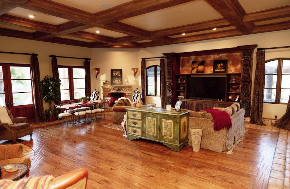 Living Room in Bachelor Mansion
