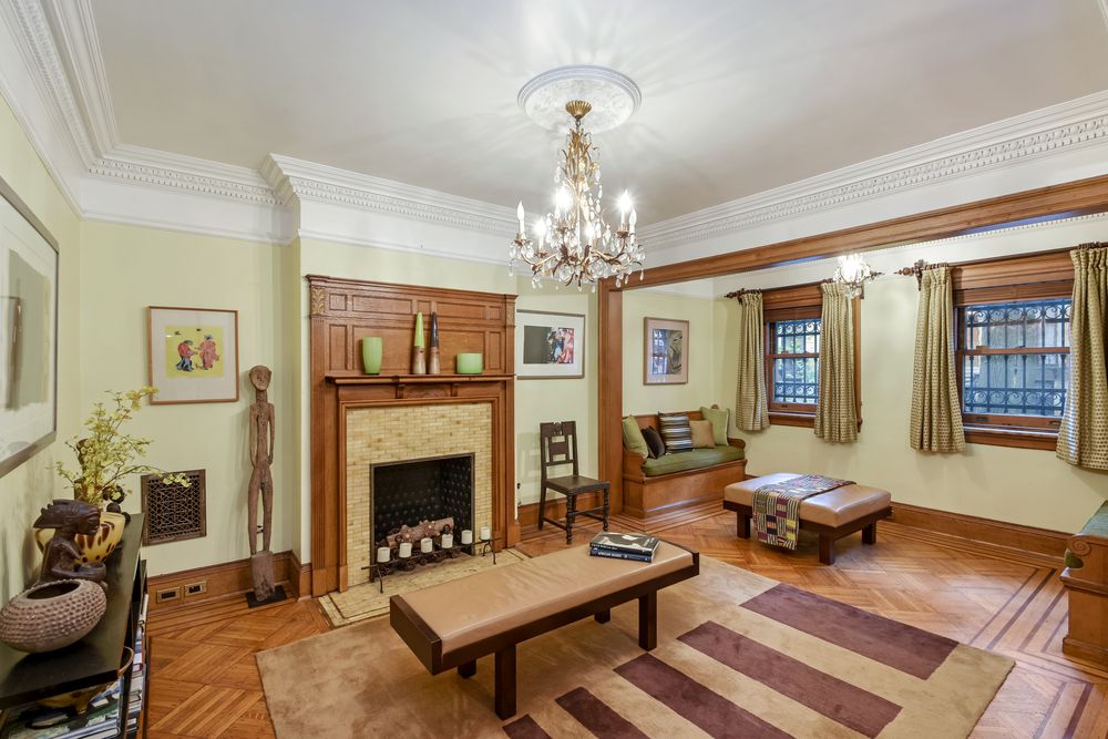 Receiving room in Bob Dylan's former Harlem townhouse