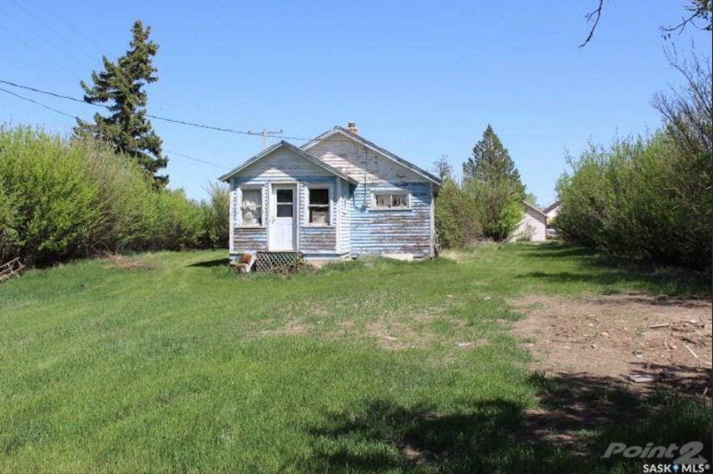 Exterior of small Saskatchewan home