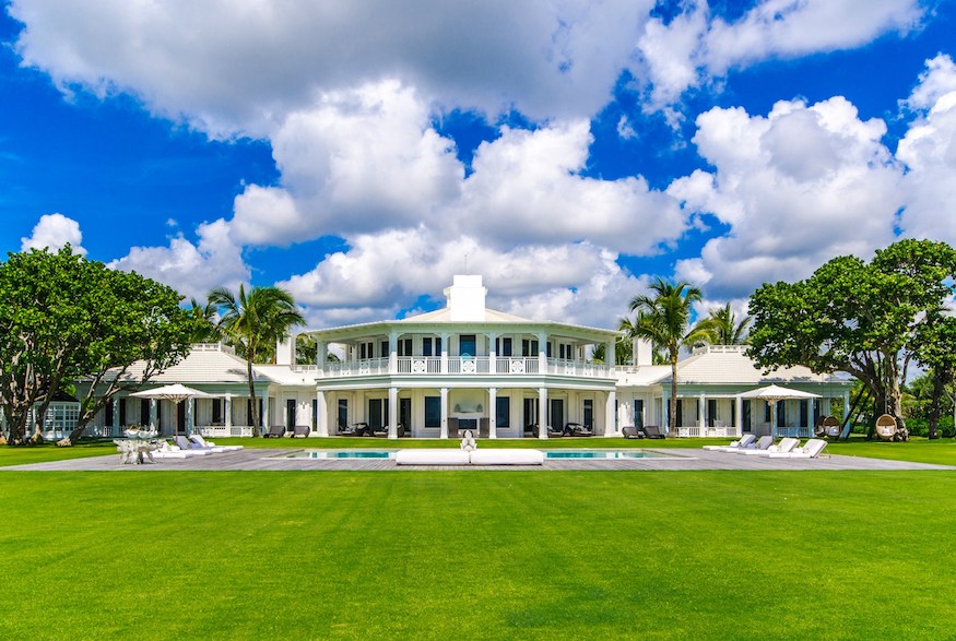 Exterior of Celine Dion's former Florida mansion
