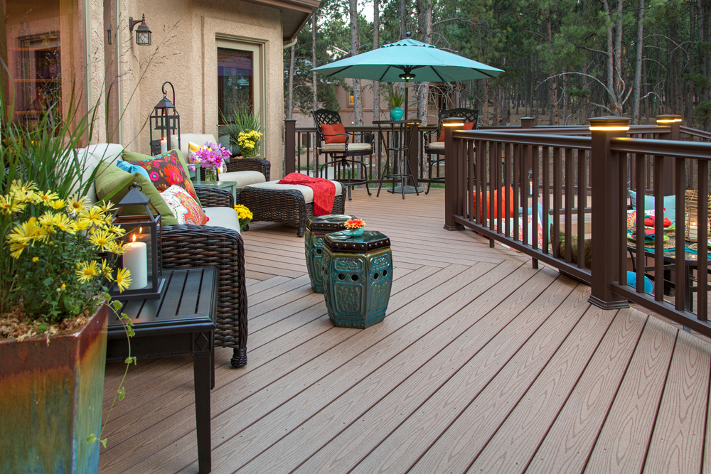 Modern backyard deck