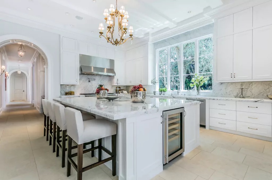 Marble kitchen in Beverly Hills Airbnb rented by Drake