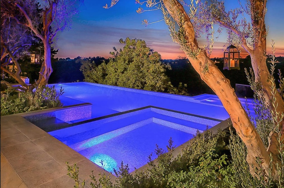 Hot Tub in Beverly Hills Airbnb rented by Drake