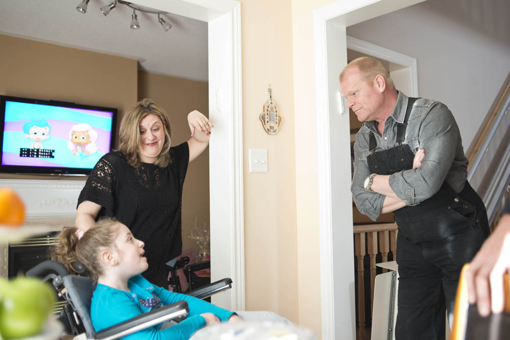 Mike Holmes, A Lift Up
