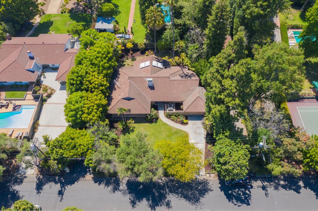 Aerial view of Golden Girls house