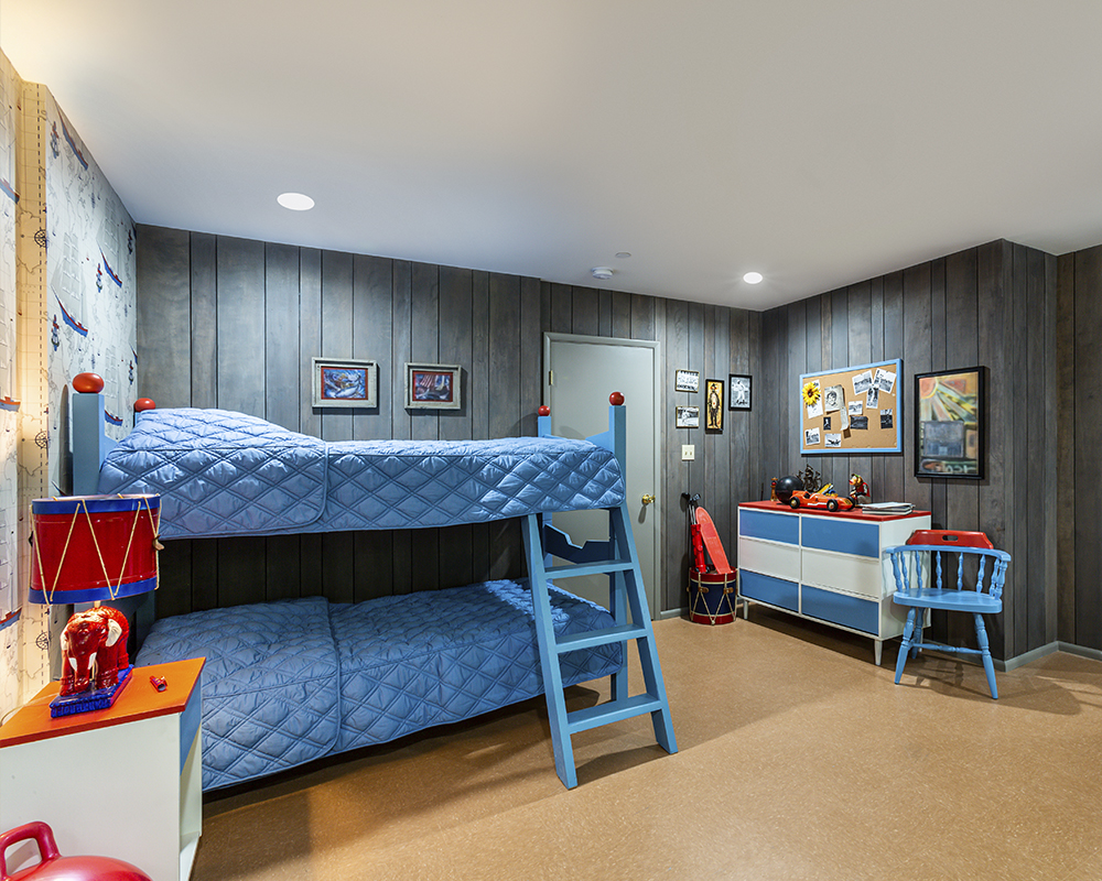 The Brady boys' bedroom