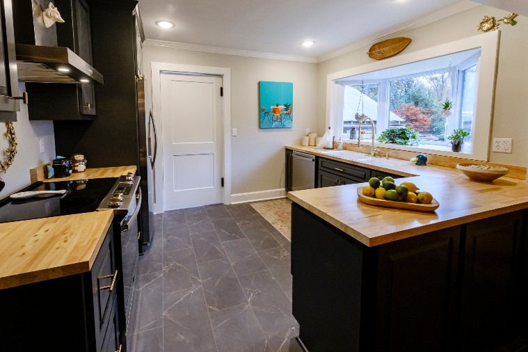 Budget-friendly kitchen with slate-inspired tile floors