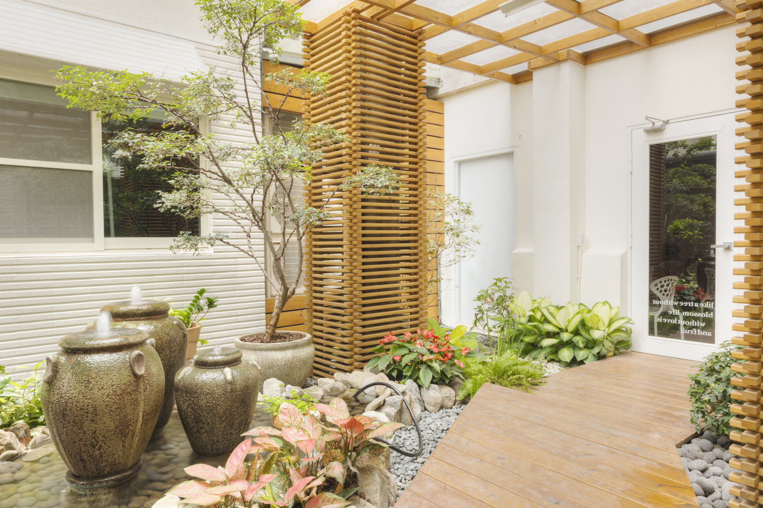 Zen backyard with horizontal fence detail