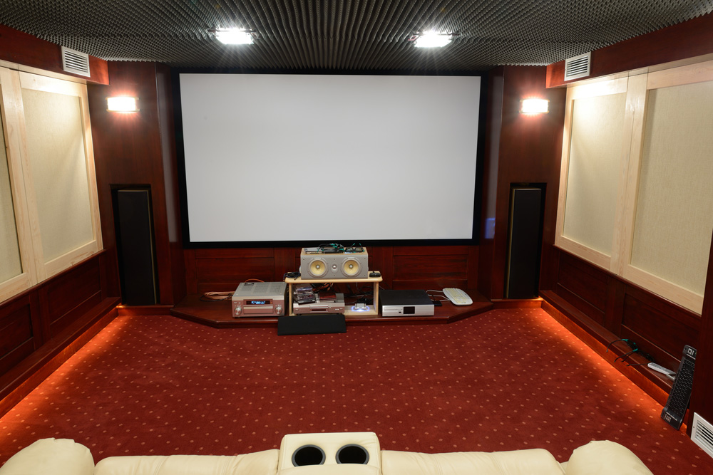 Acoustic panels in a home theatre