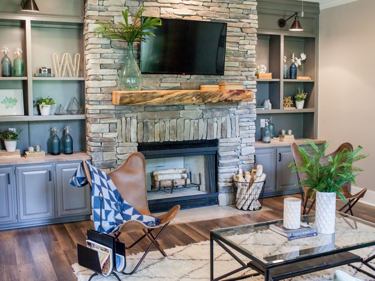 joanna gaines living room fireplace