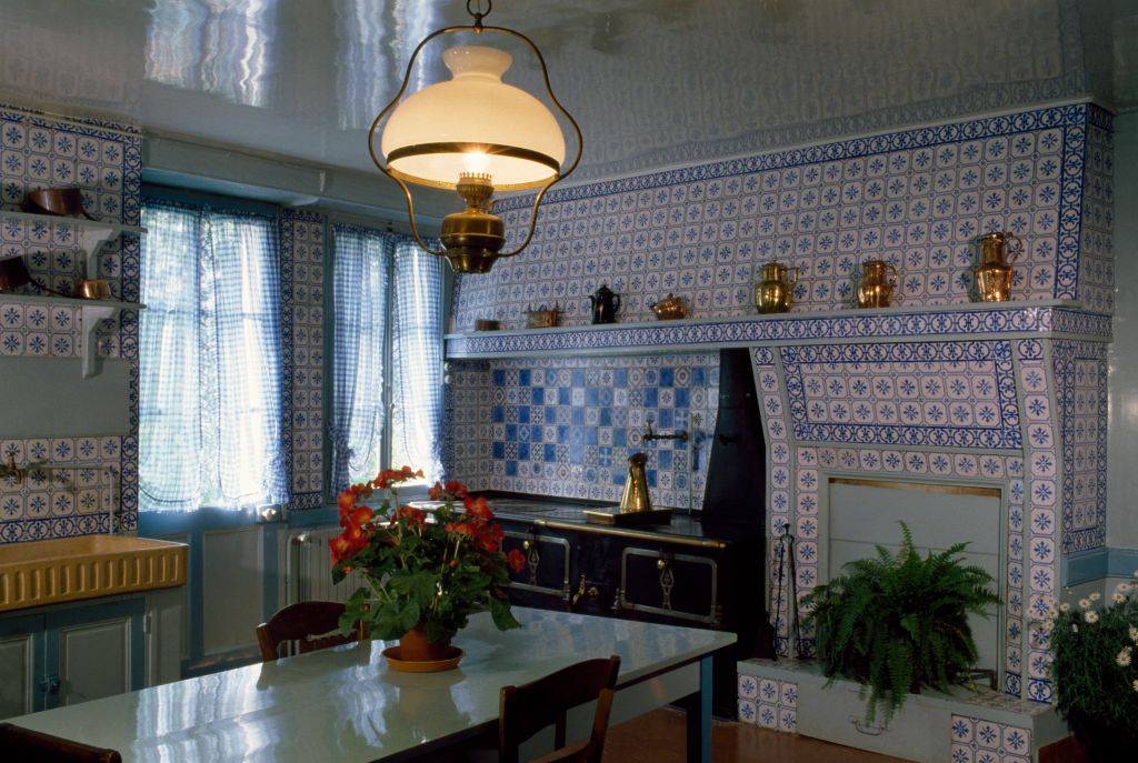 Image of a blue kitchen