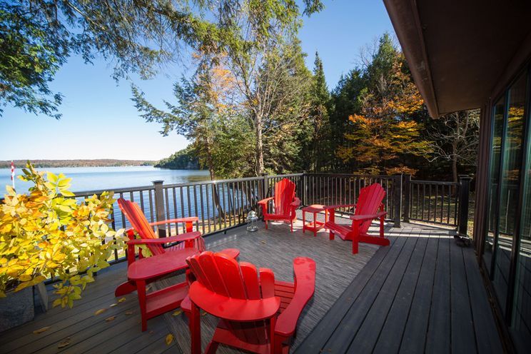 A Modern Upgrade Completely Transforms This Muskoka Cottage - HGTV Canada