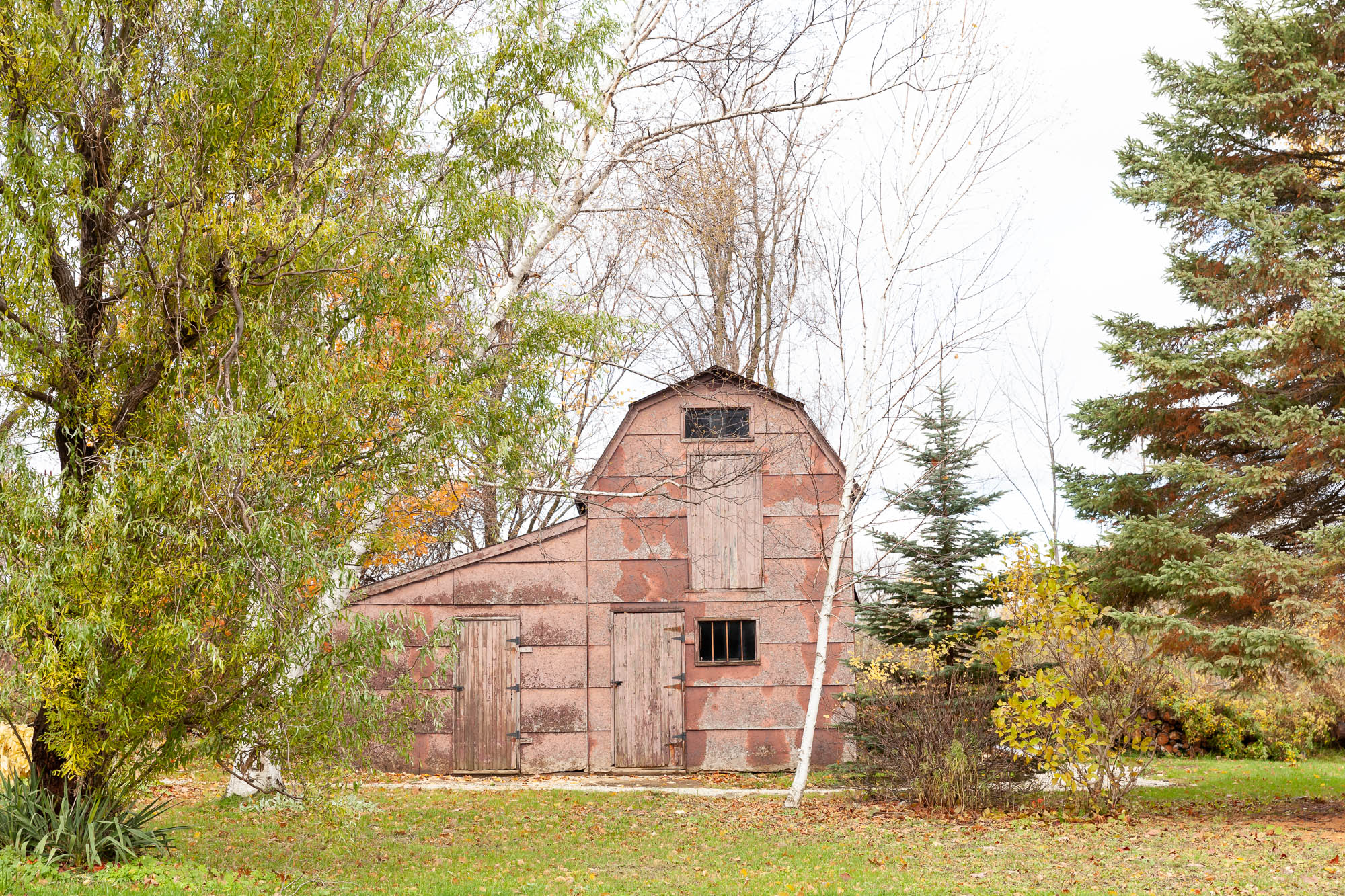 Red barn on property in Collingwood, Ontario