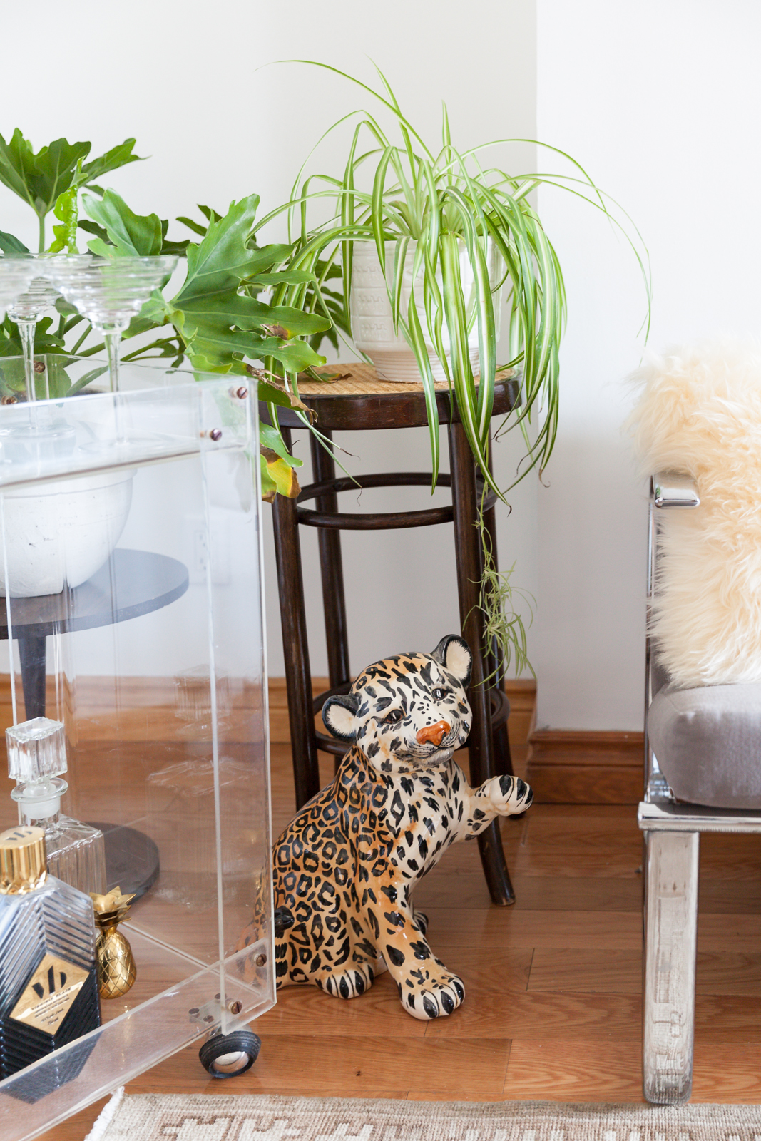 vintage retro cheetah sculpture in living room