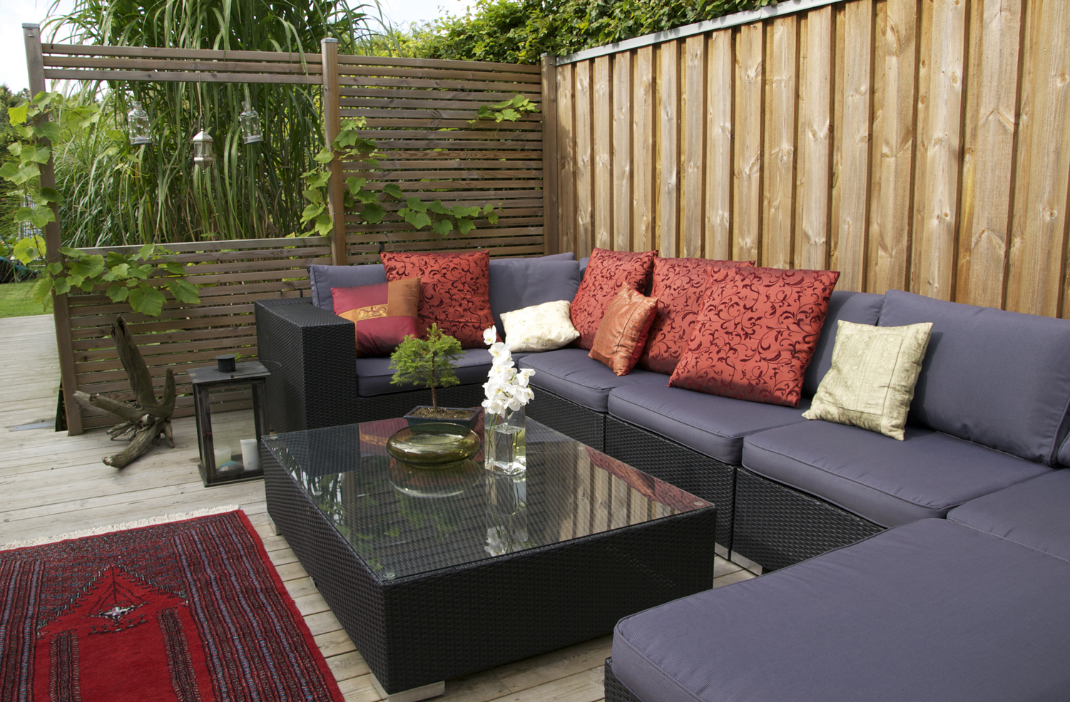 Outdoor living space with decorative fences
