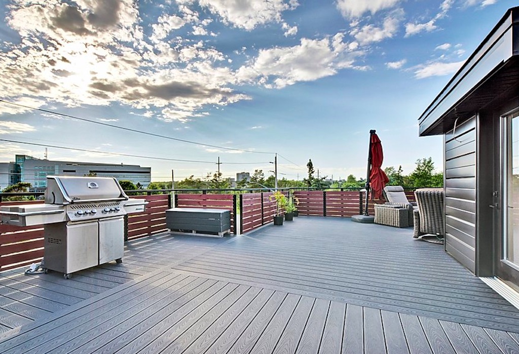 Rooftop patio with barbecue