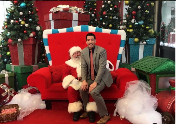 If you find the hustle and bustle starting to wear you down, do something fun... like visiting Santa and snapping a picture.