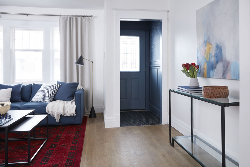 A blue accent entryway
