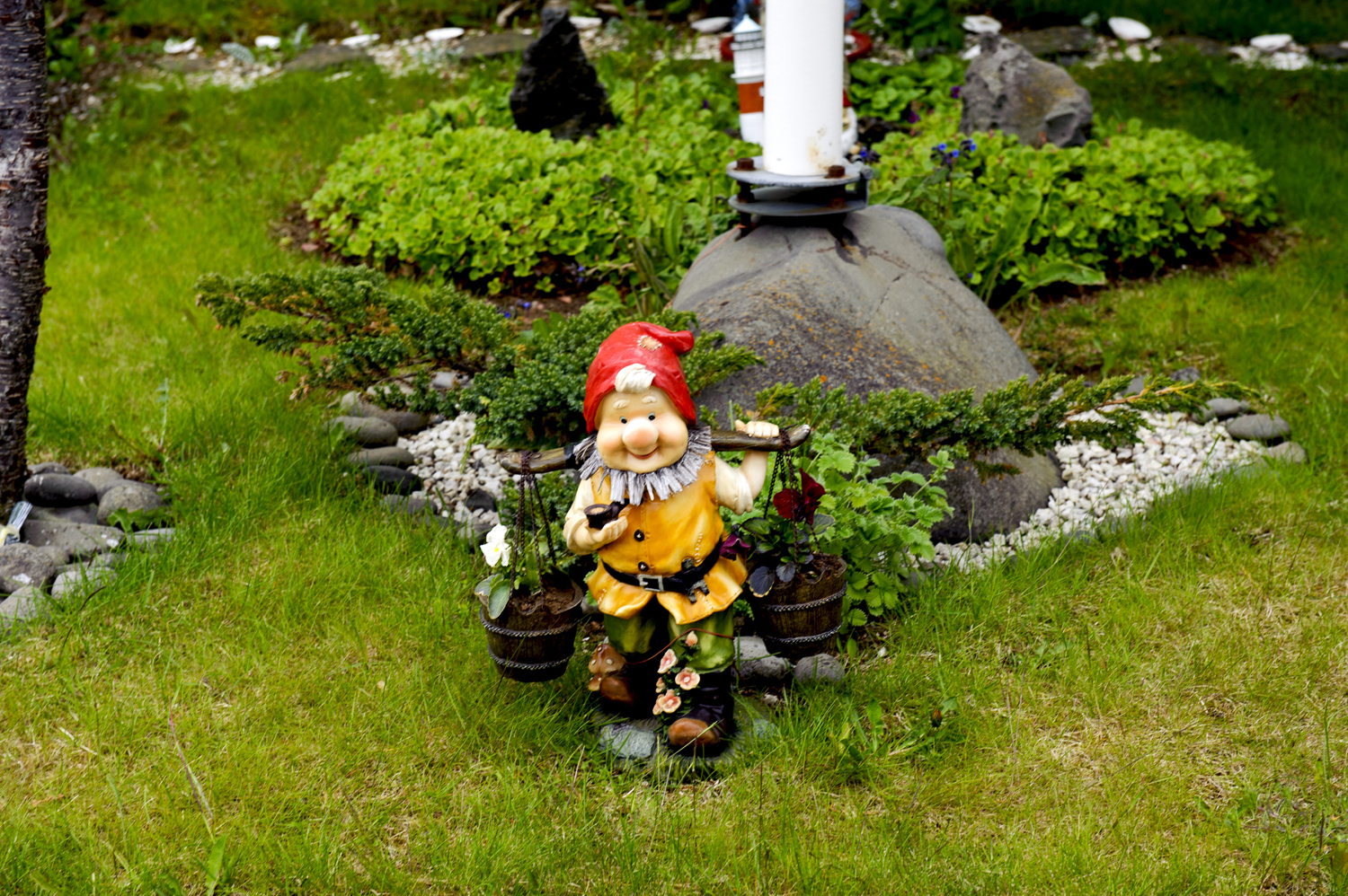 Gnome lawn ornament