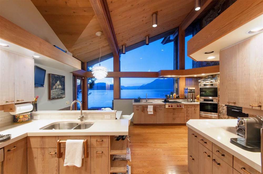 kitchen overlooking ocean