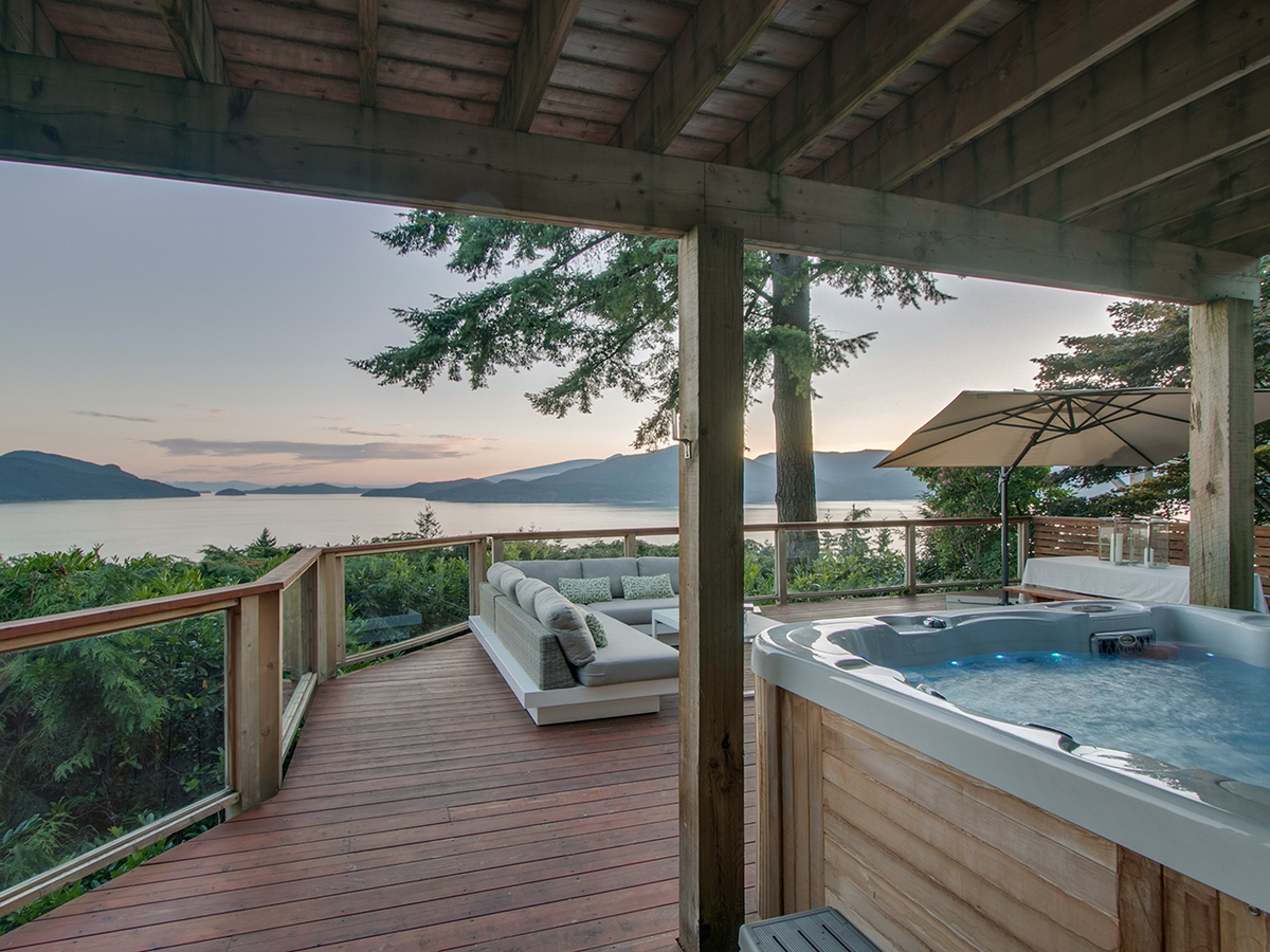 Deck and hot tub of Lions Bay home of Love It Or List It star Todd Talbot