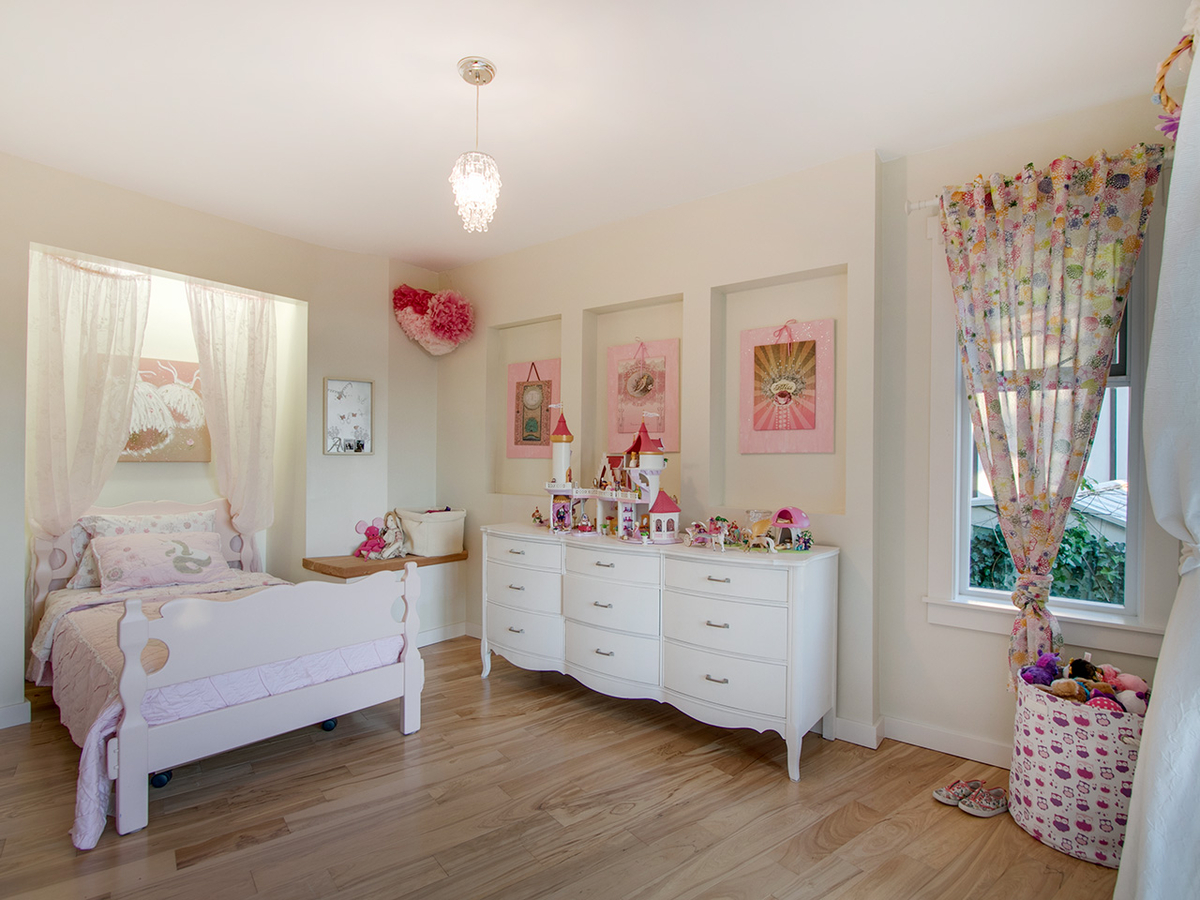 Girls bedroom in Lions Bay home of Love It Or List It star Todd Talbot