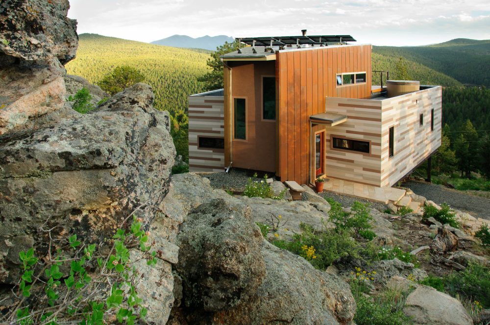 1,500-square-foot home in Colorado, anchored by existing rock outcropping