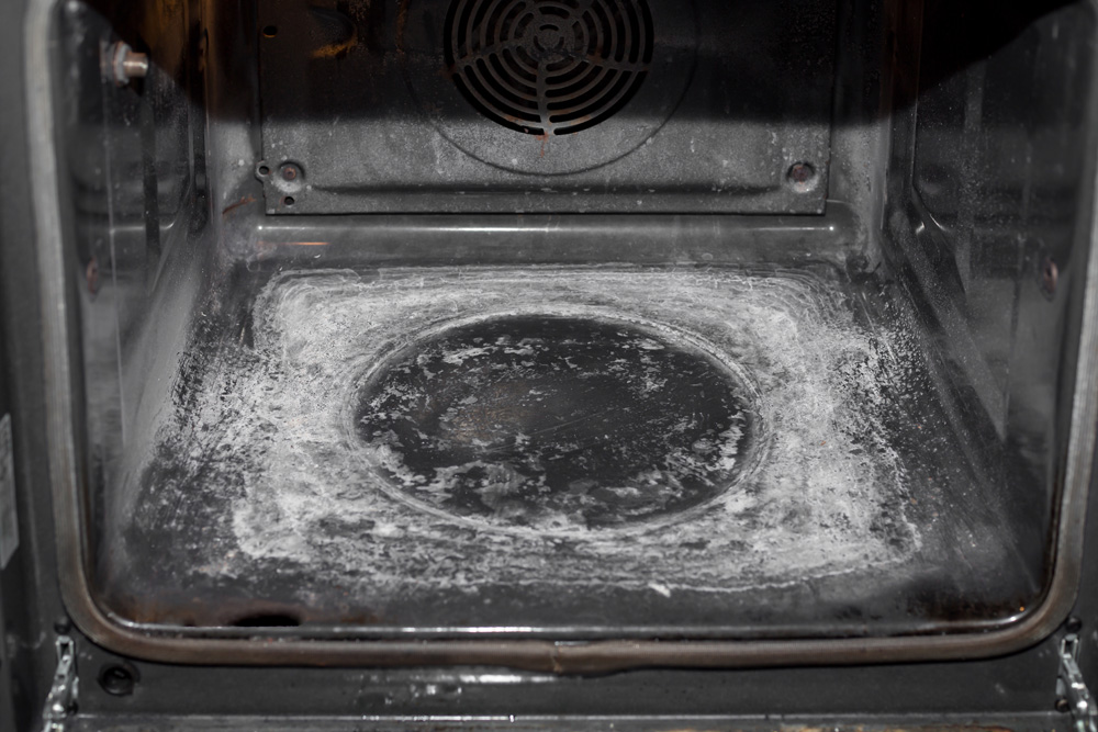 Self-cleaning oven interior