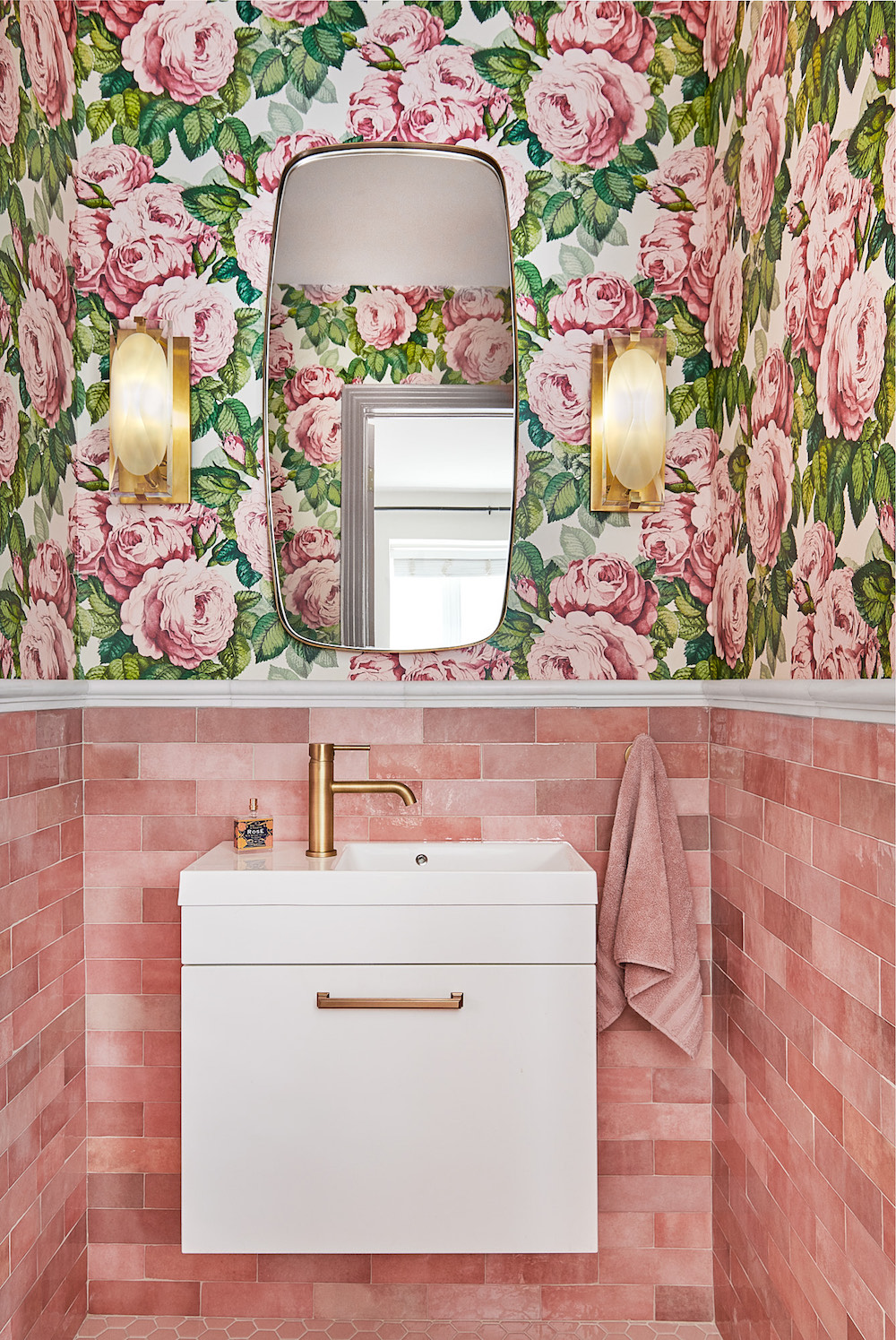 Pink flowered wallpaper bathroom