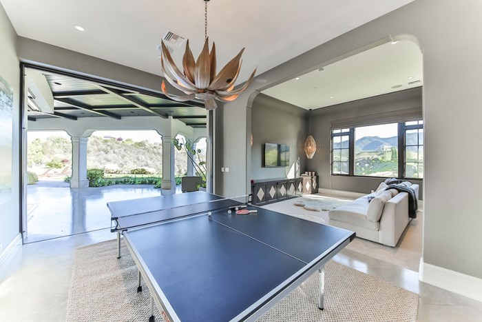 Britney Spears Lists $9M Mansion