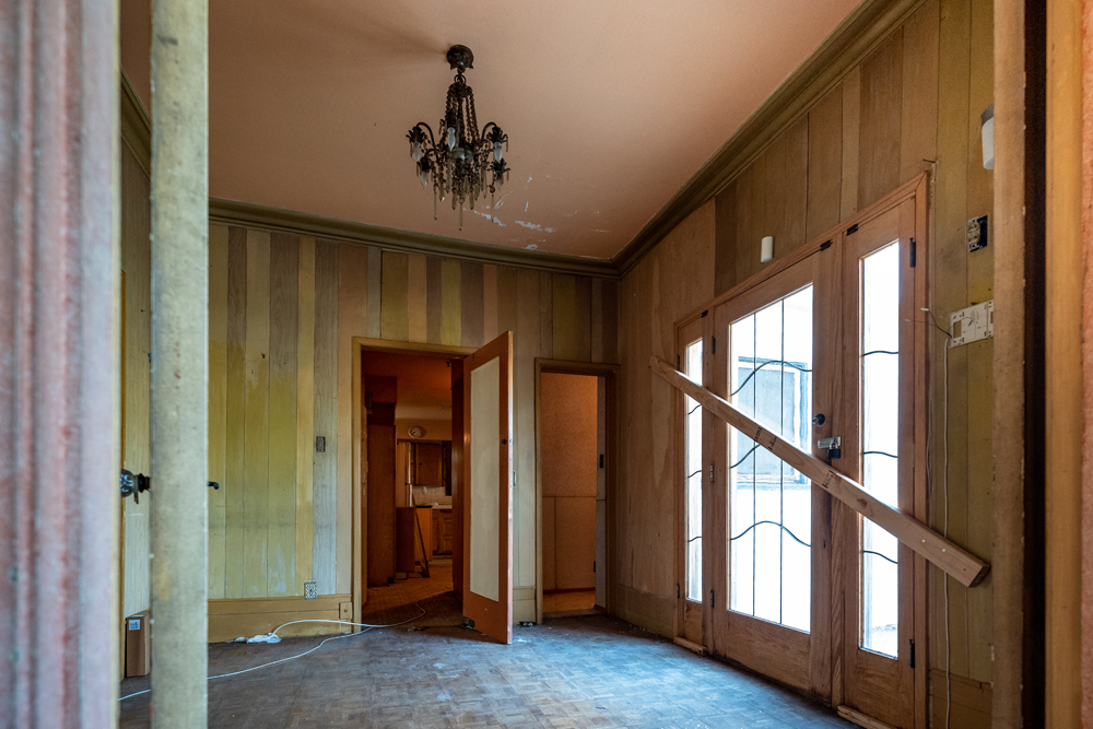A pre-renovation room in a 1920s-era house