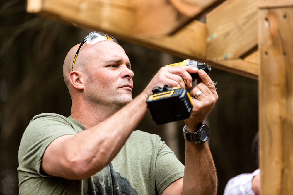 Bryan Baeumler drilled into wall and offers reno advice.