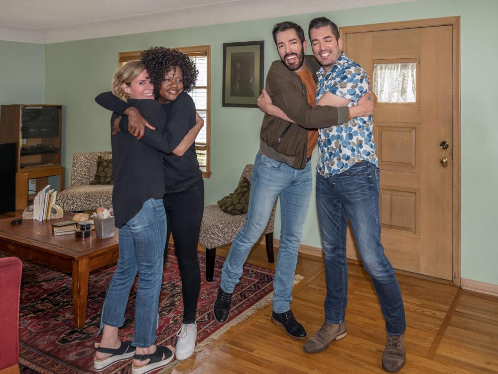 The Property Brothers hug it out with Viola Davis and her friend Michelle O'Neill