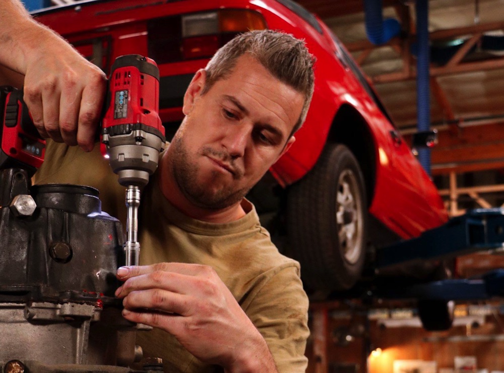 Ant Anstead fixing a car