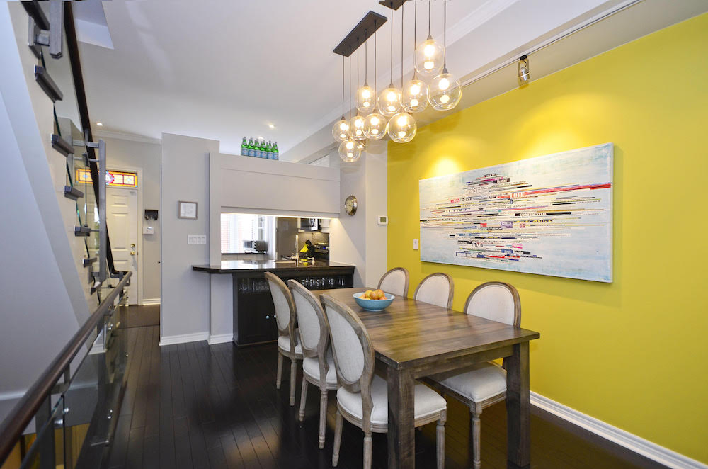 Yellow wall in a dining room