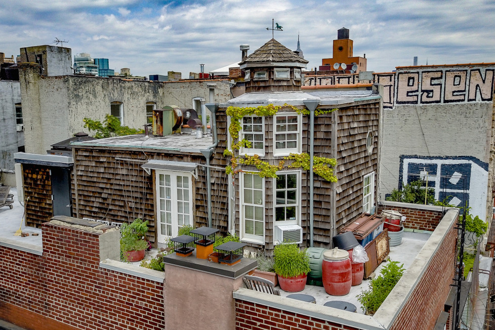 Rooftop cottage in New York's East Village