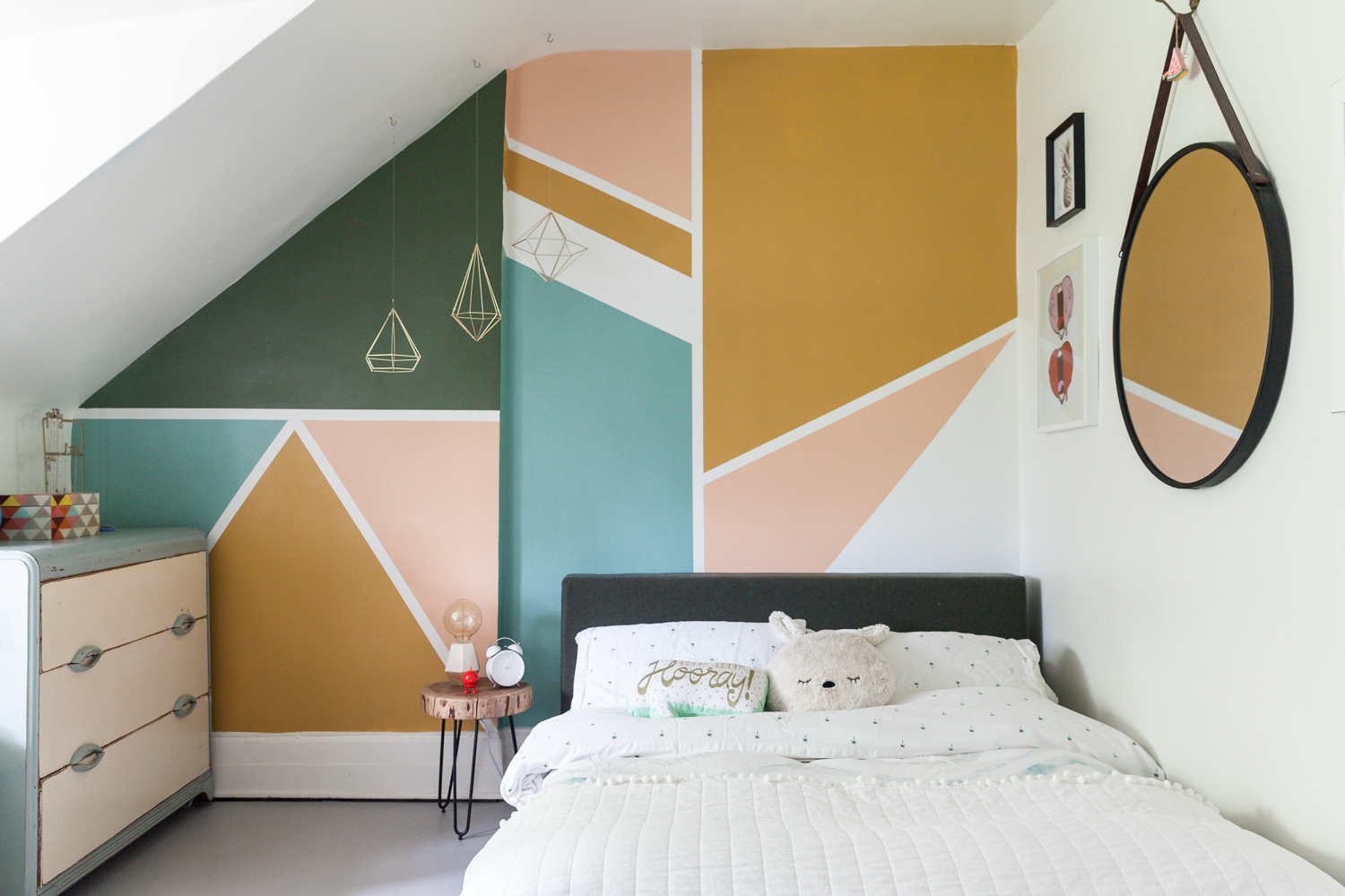 Kids' room with a block-effect paint treatment