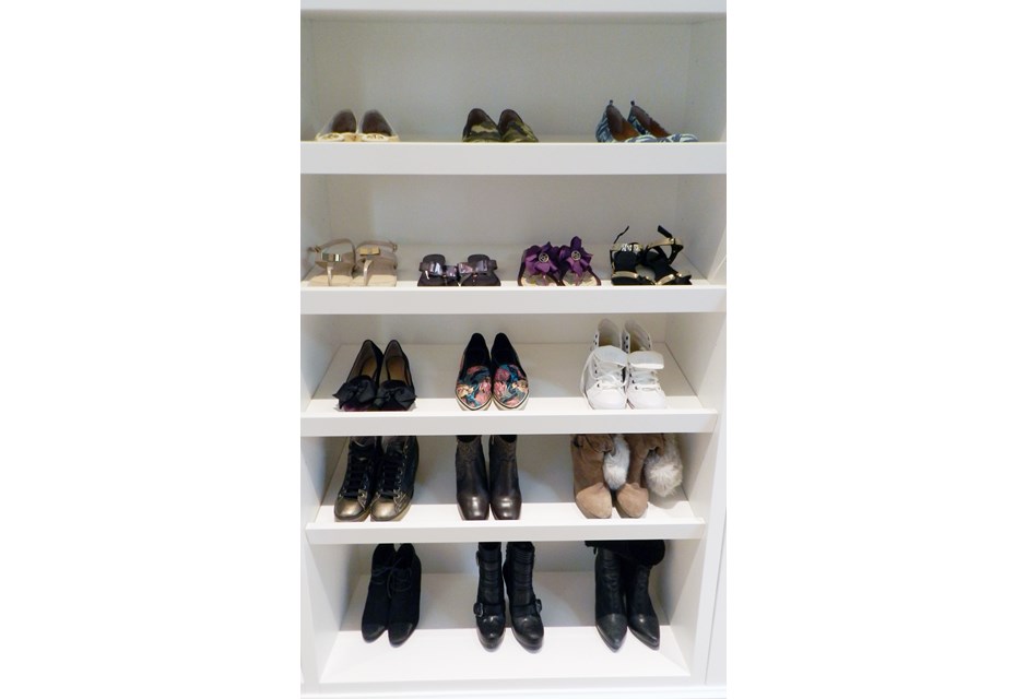 A shoe closet