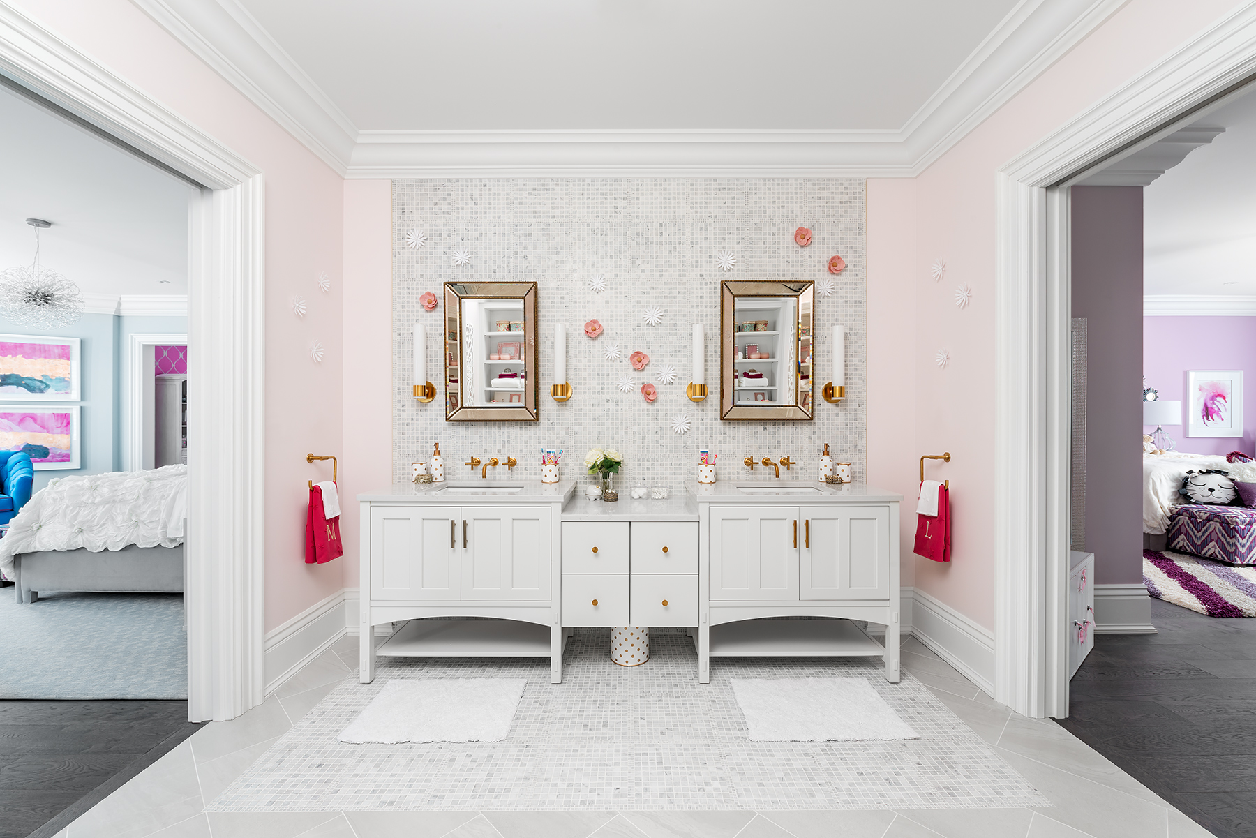 Scott and Sabrina McGillivray's young daughters bathroom.